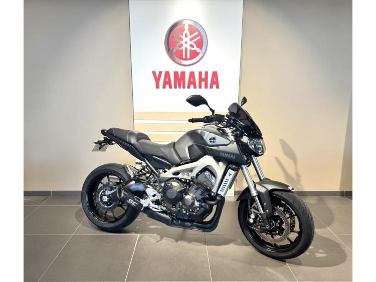YAMAHA MT-09