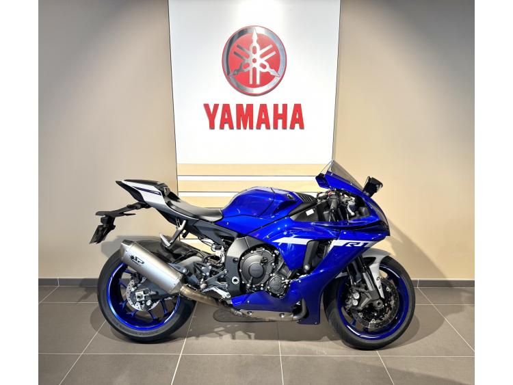 YAMAHA  R1