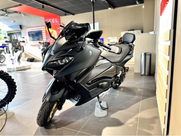 YAMAHA T-MAX 560 TECH MAX